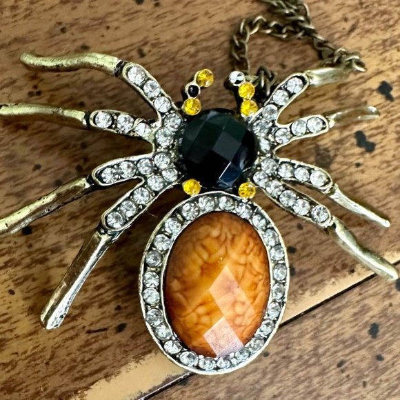Jeweled Spider on 26" Chain (Halloween) - Picture 2 of 4